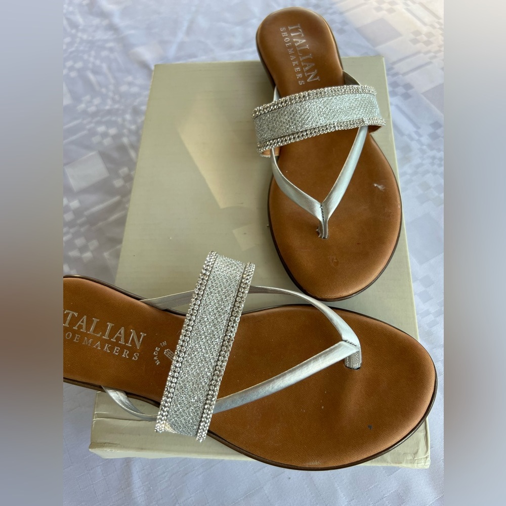 BRAND NEW Italian Shoemakers Jeweled Kloss Size 6.5 Sandal with Small Heel